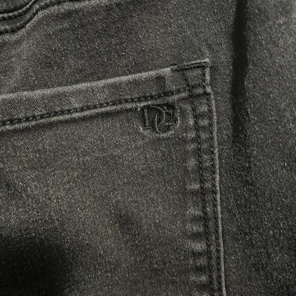 D2G by Diane Gilman Jeans - Picture 3 of 5